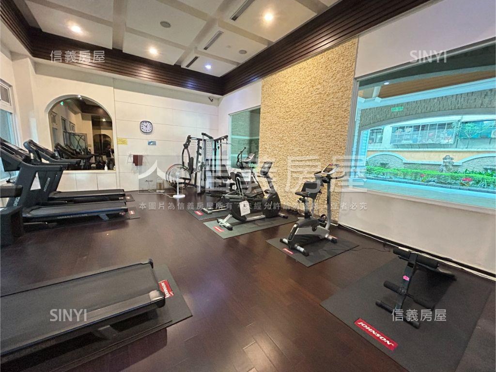 七張商圈高樓鋼骨２房房屋室內格局與周邊環境