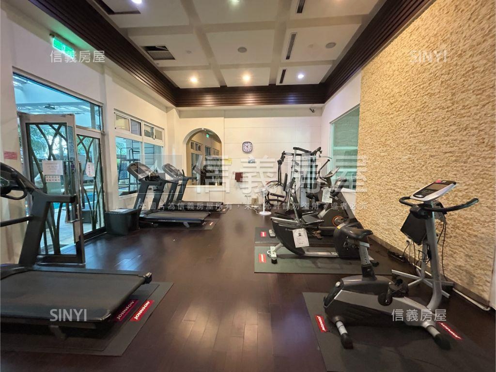 七張商圈高樓鋼骨２房房屋室內格局與周邊環境