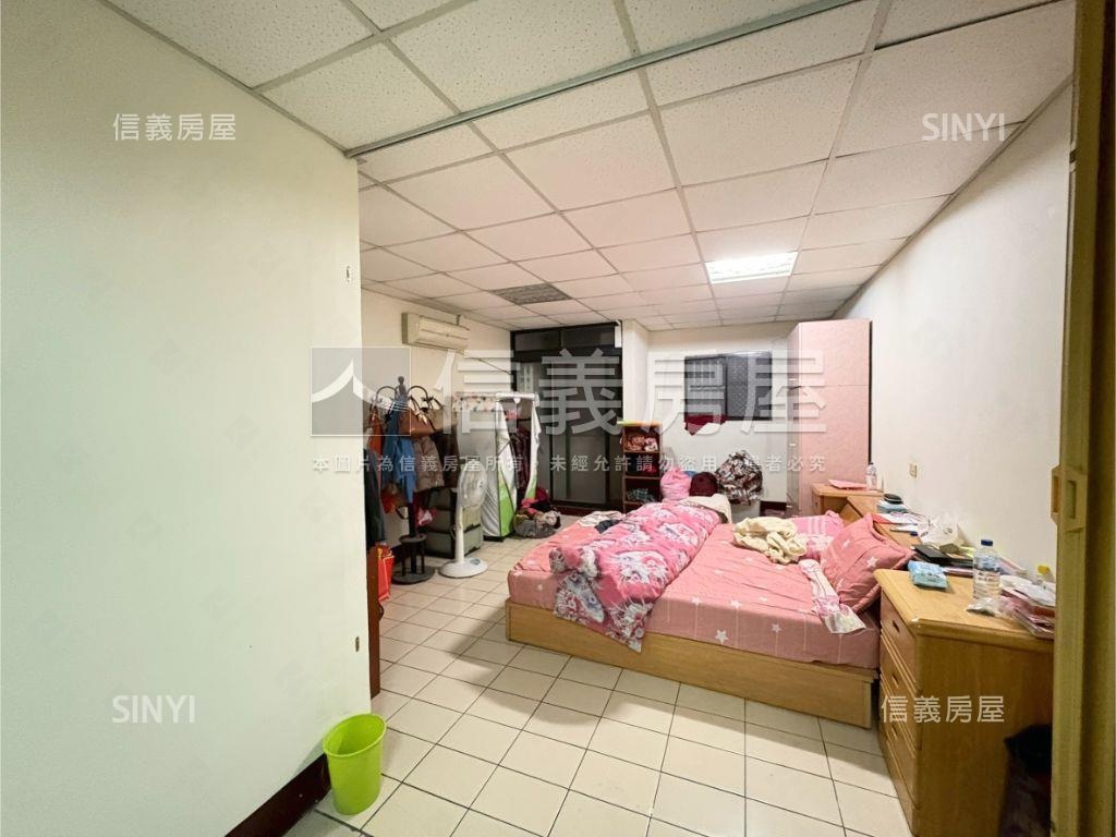 東榮路，臨路透天房屋室內格局與周邊環境