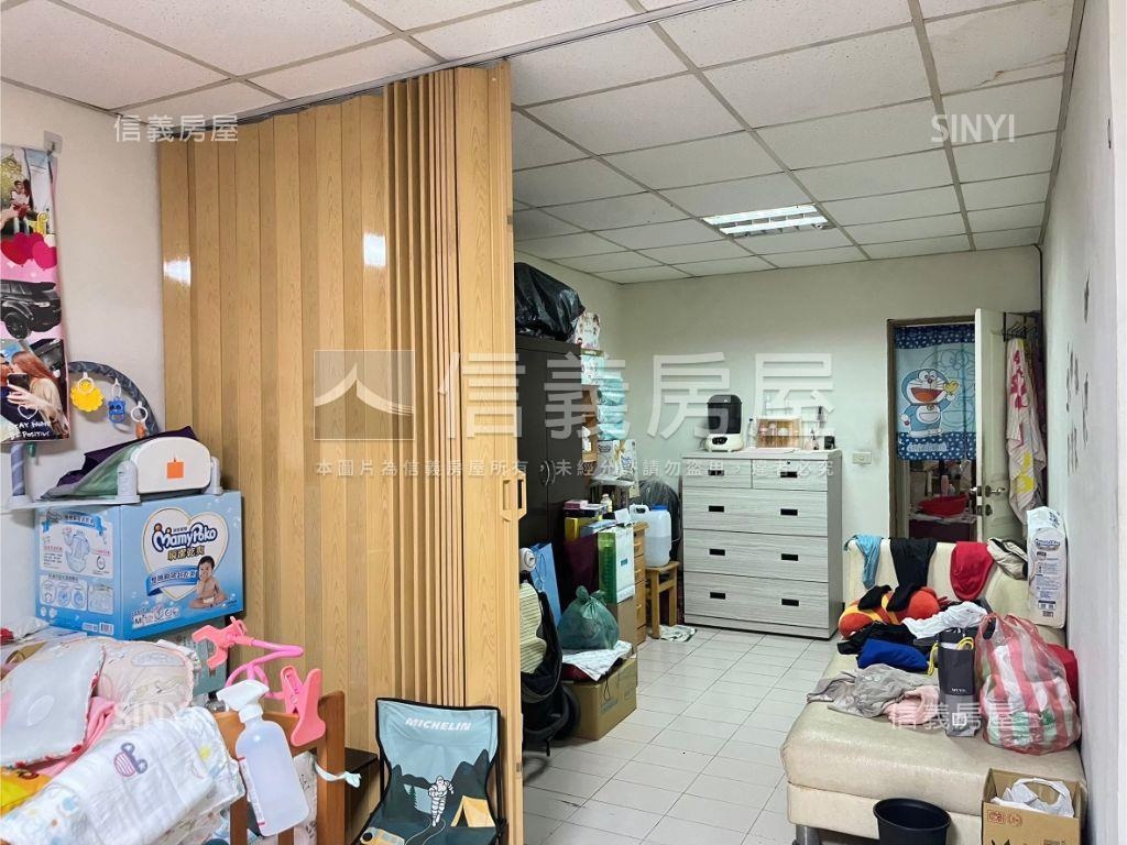 東榮路，臨路透天房屋室內格局與周邊環境