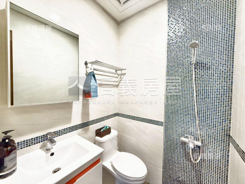 高鐵商圈｜兩房兩衛車位房屋室內格局與周邊環境