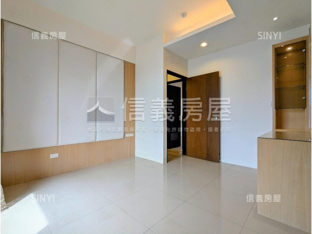 中高樓海景明亮車位美宅房屋室內格局與周邊環境