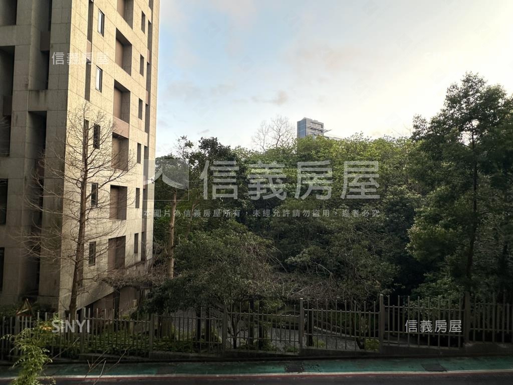 太平洋盛宴綠景兩房車位房屋室內格局與周邊環境