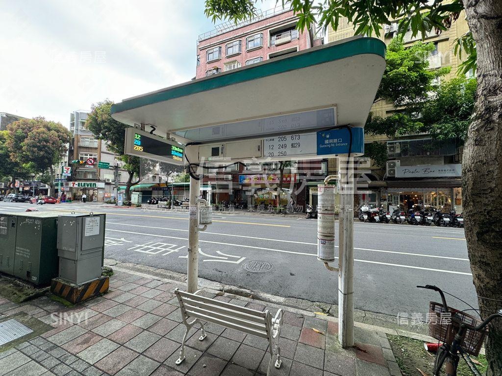 中華路近未來捷運高樓電梯房屋室內格局與周邊環境