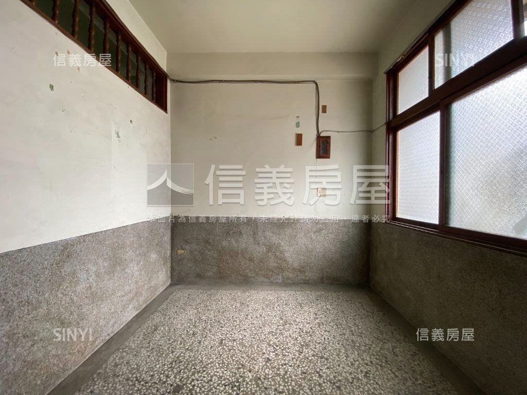 面寬約７米｜文賢路店面房屋室內格局與周邊環境
