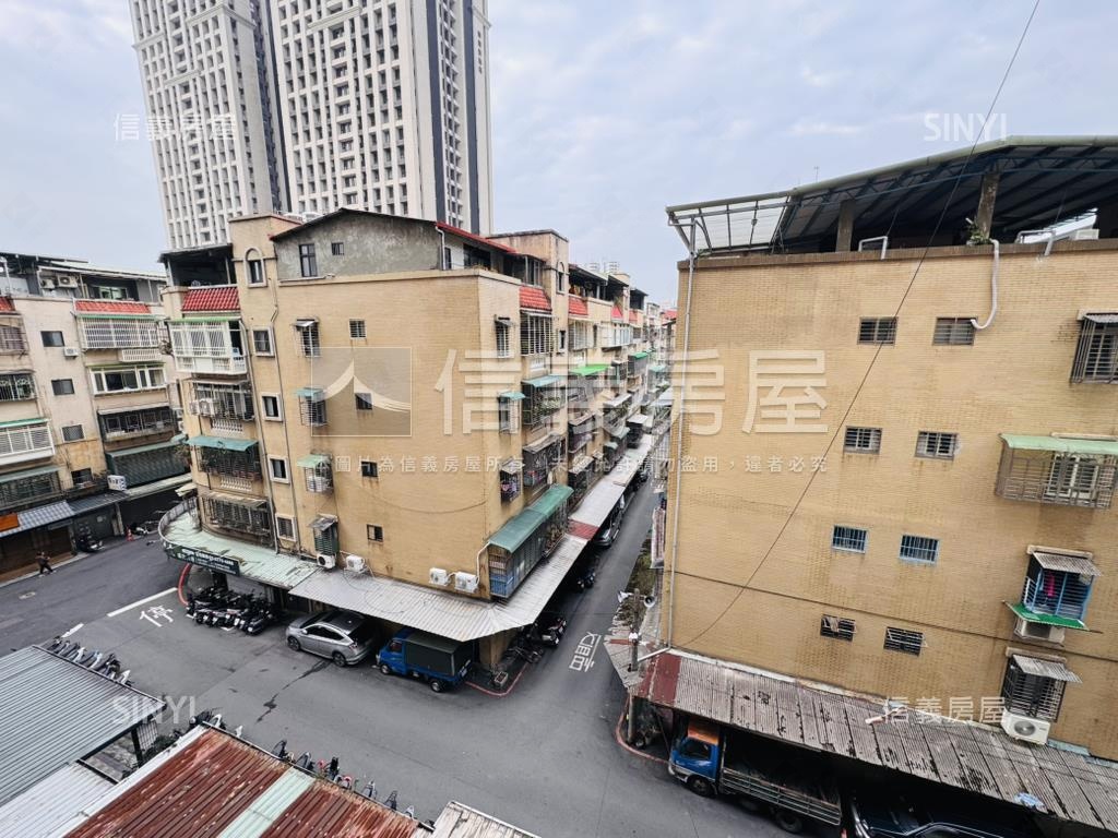 近板南線海山站電梯三房房屋室內格局與周邊環境