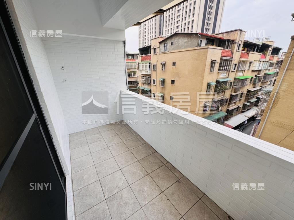 近板南線海山站電梯三房房屋室內格局與周邊環境