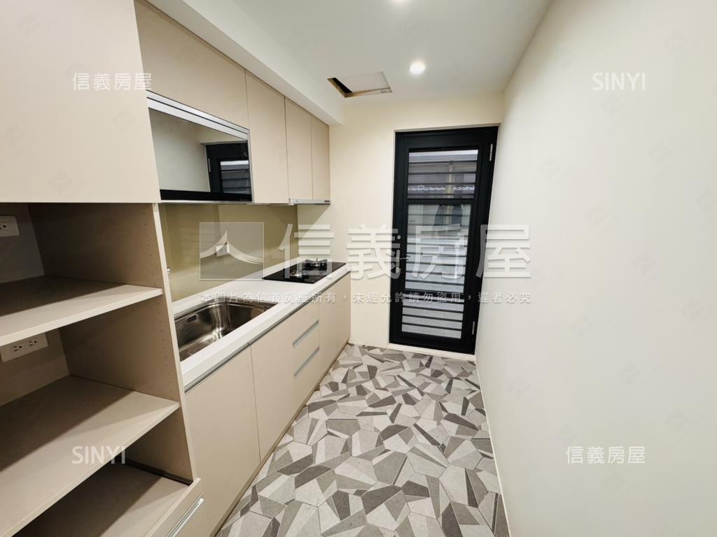 近板南線海山站電梯三房房屋室內格局與周邊環境