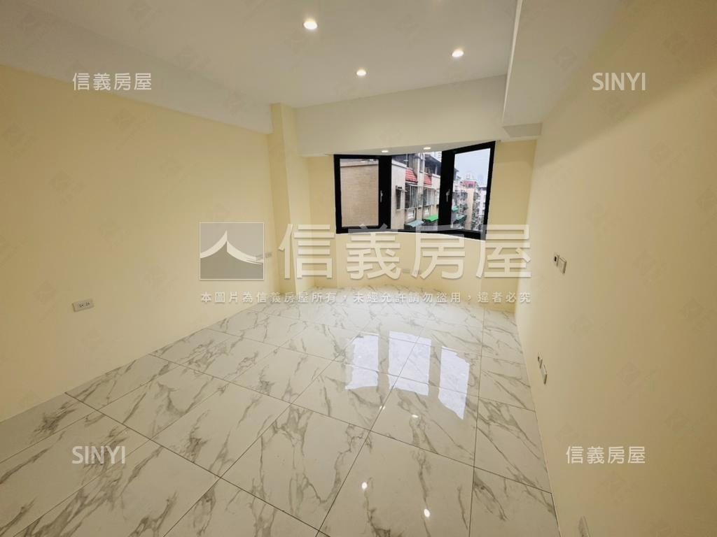 近板南線海山站電梯三房房屋室內格局與周邊環境