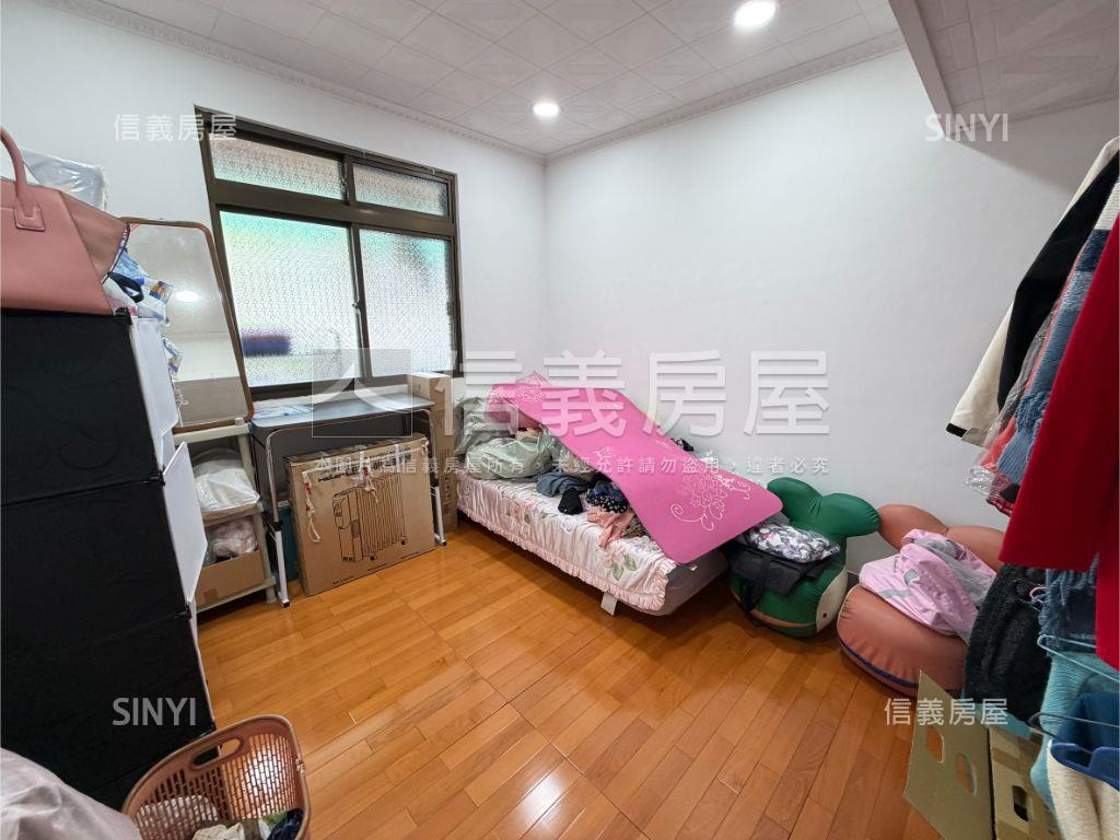 新店總站方正美寓有車位房屋室內格局與周邊環境