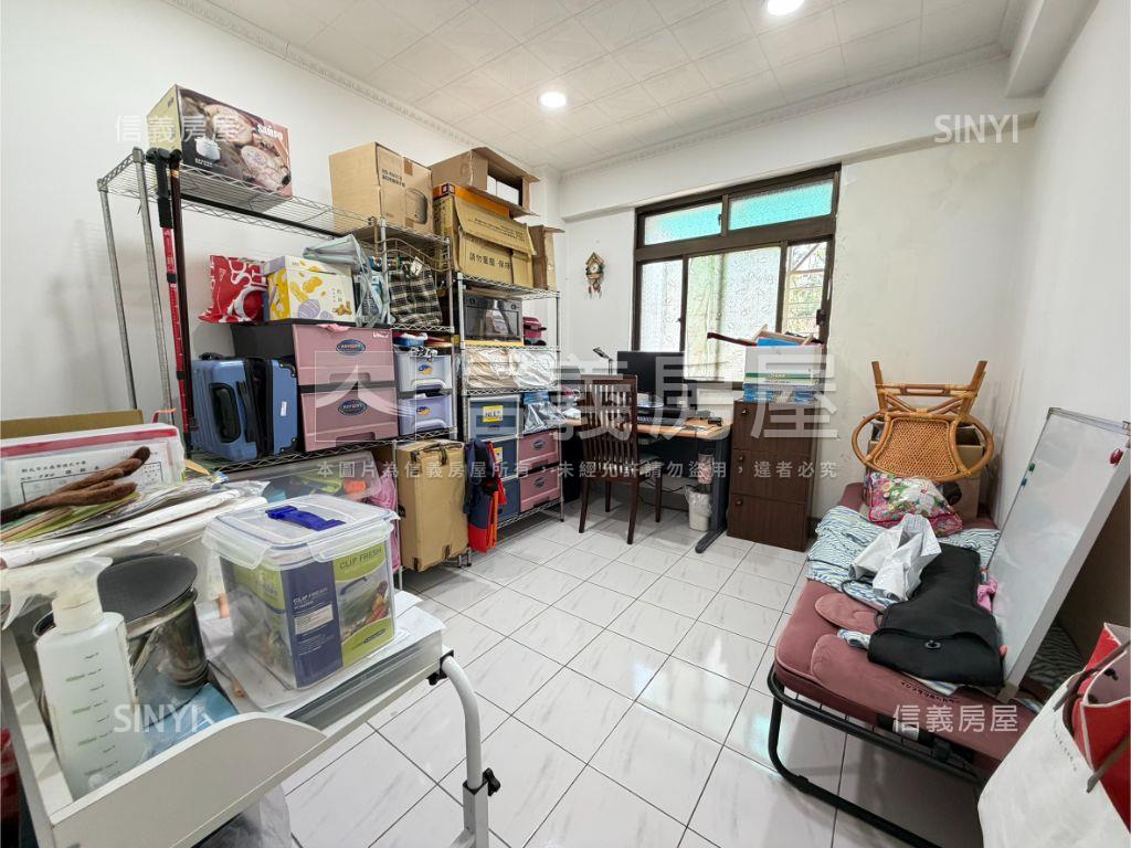 新店總站方正美寓有車位房屋室內格局與周邊環境