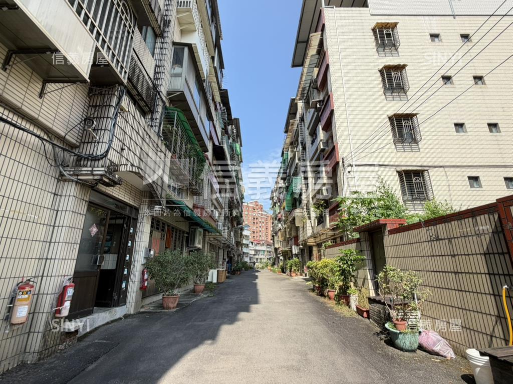 新店總站方正美寓有車位房屋室內格局與周邊環境