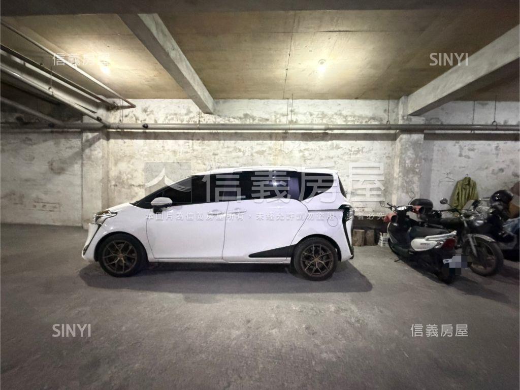 新店總站方正美寓有車位房屋室內格局與周邊環境