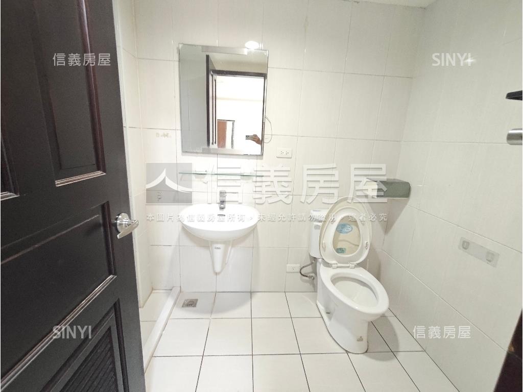 桂冠Ａ＋邊間三房車位房屋室內格局與周邊環境