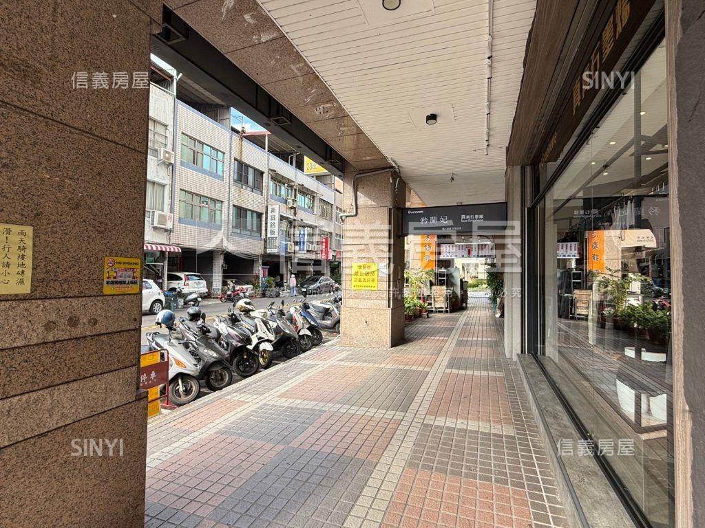 五權西路角間金店面房屋室內格局與周邊環境