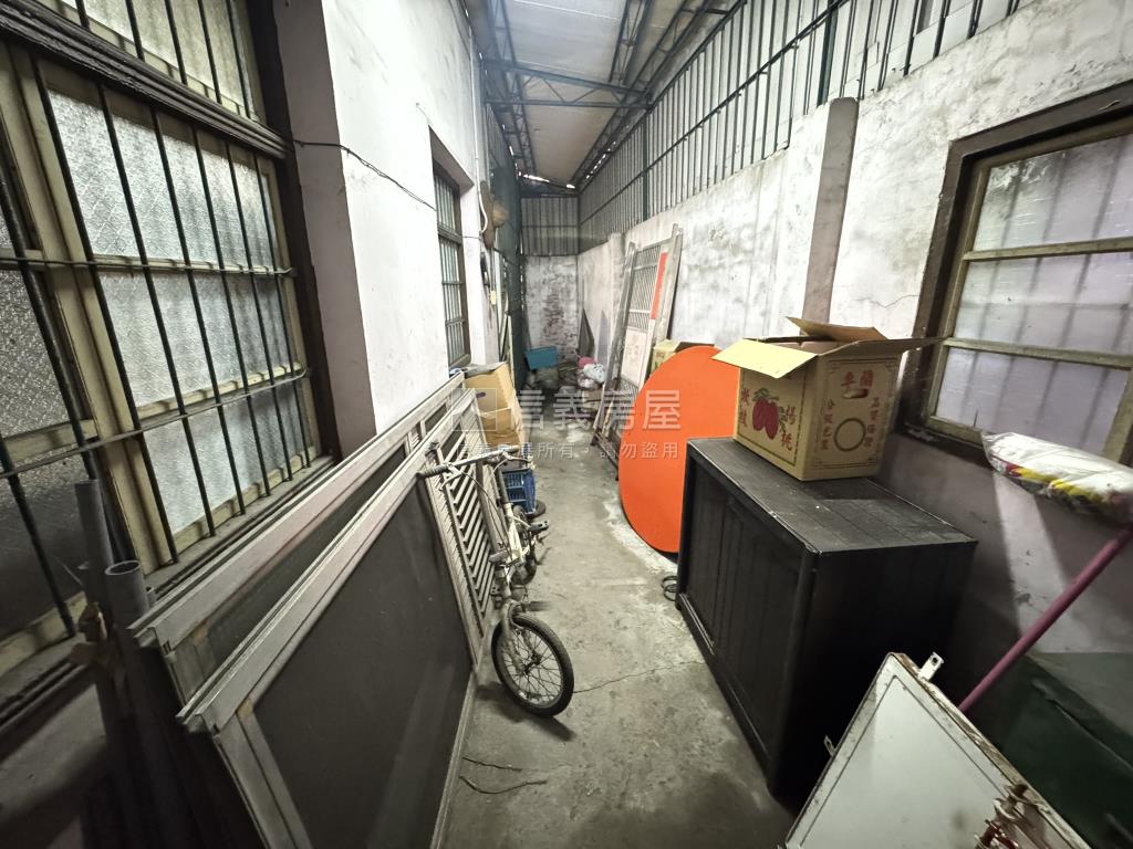 中興商圈旁臨路邊間透天房屋室內格局與周邊環境