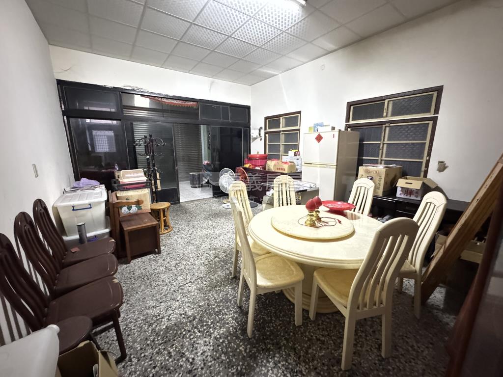 中興商圈旁臨路邊間透天房屋室內格局與周邊環境