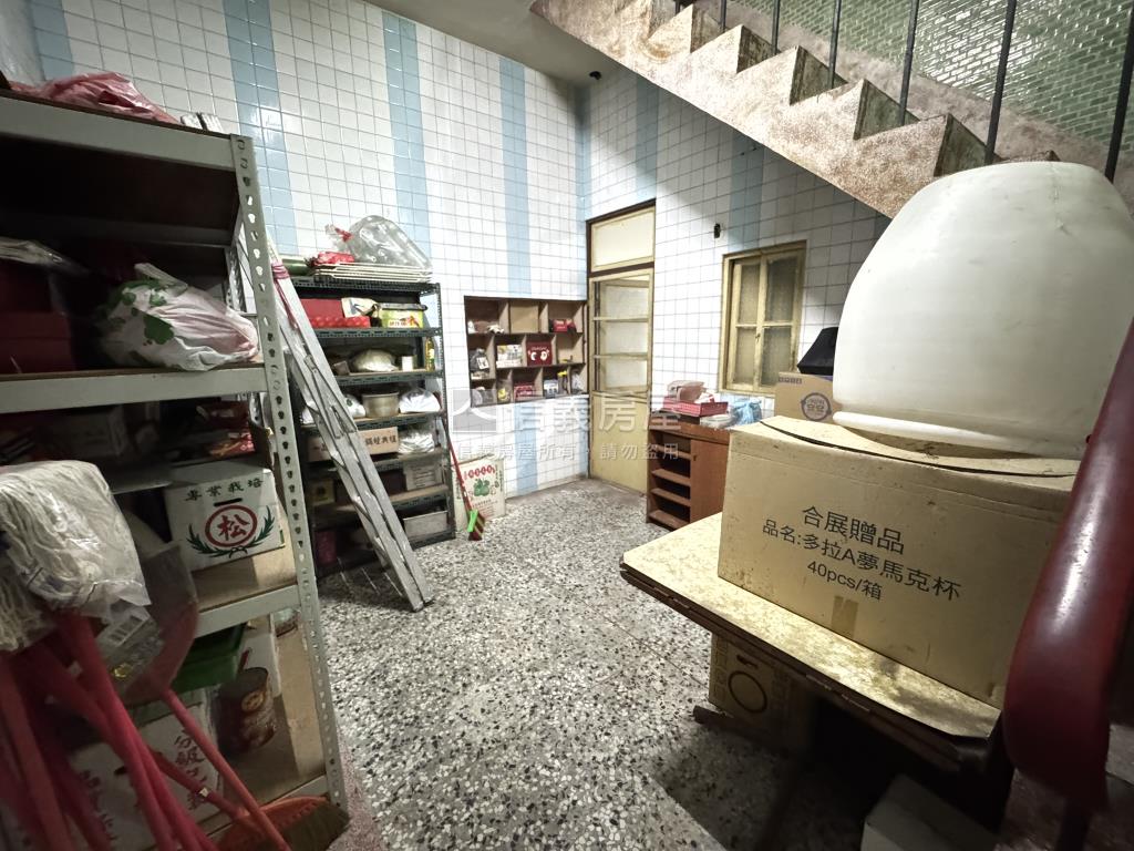 中興商圈旁臨路邊間透天房屋室內格局與周邊環境