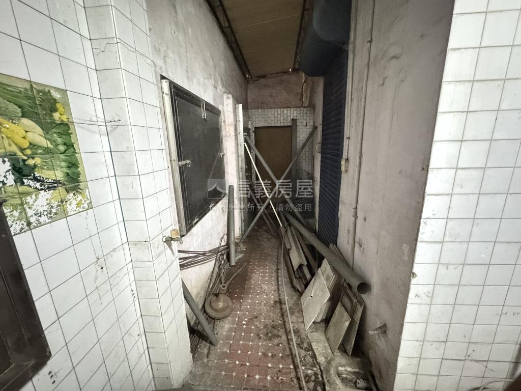 中興商圈旁臨路邊間透天房屋室內格局與周邊環境