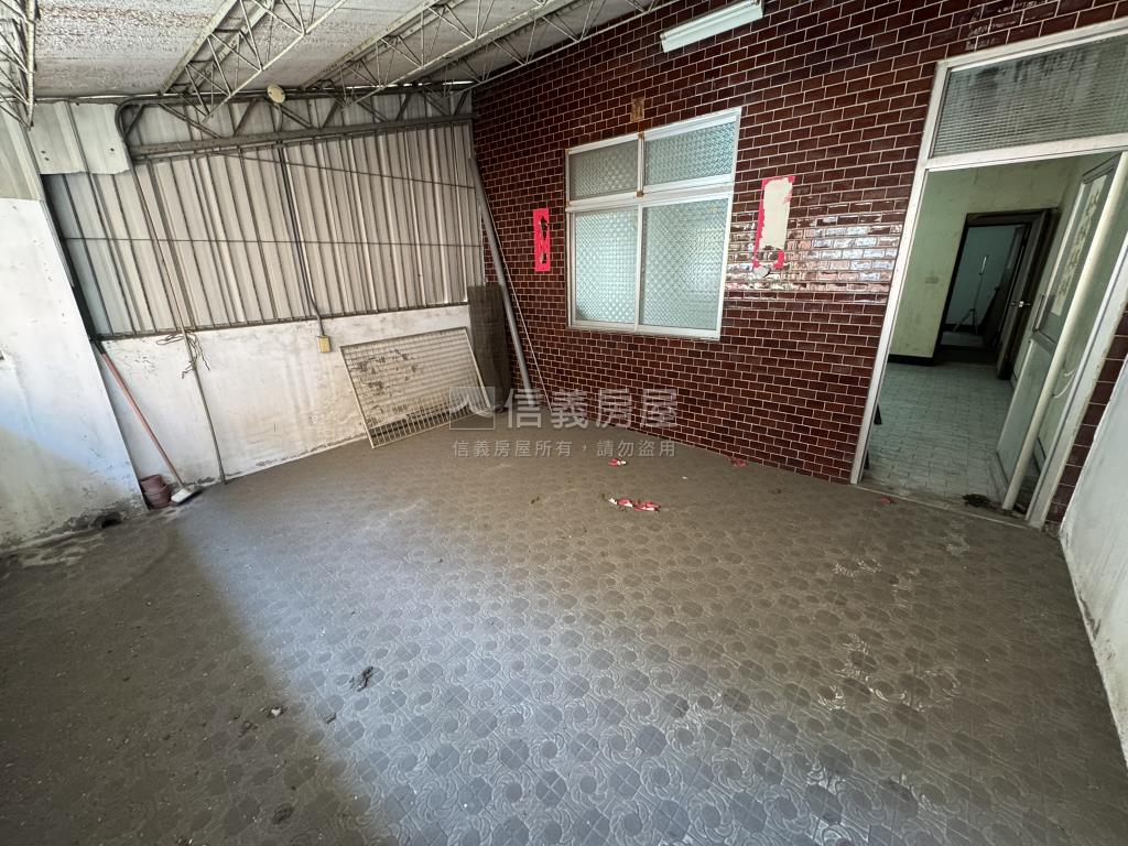 中興商圈旁臨路邊間透天房屋室內格局與周邊環境