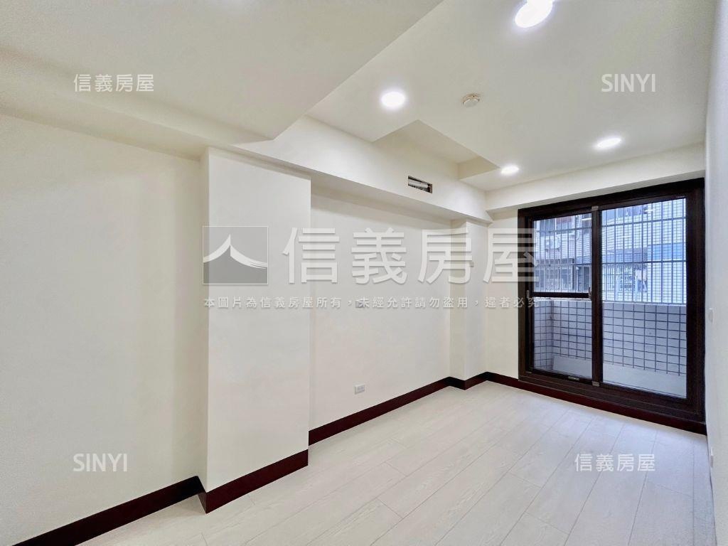高鐵三房新裝潢即刻賞屋房屋室內格局與周邊環境