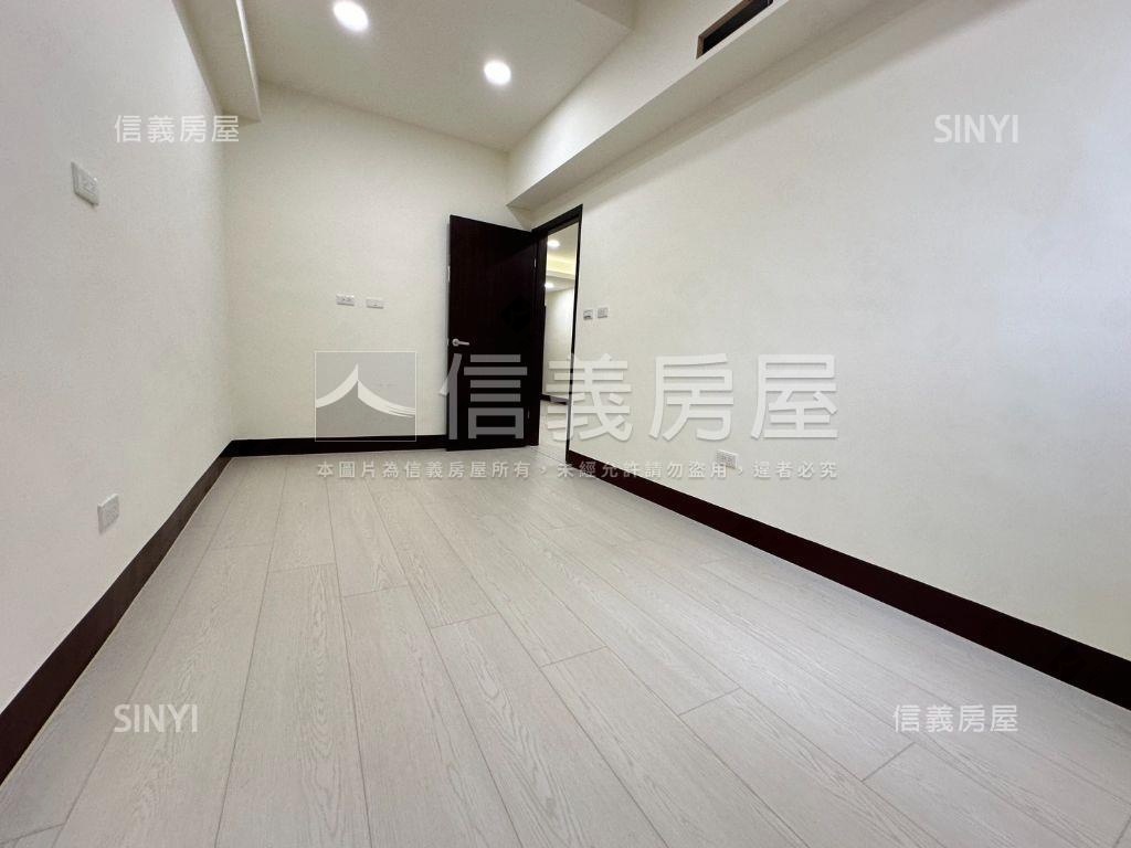 高鐵三房新裝潢即刻賞屋房屋室內格局與周邊環境