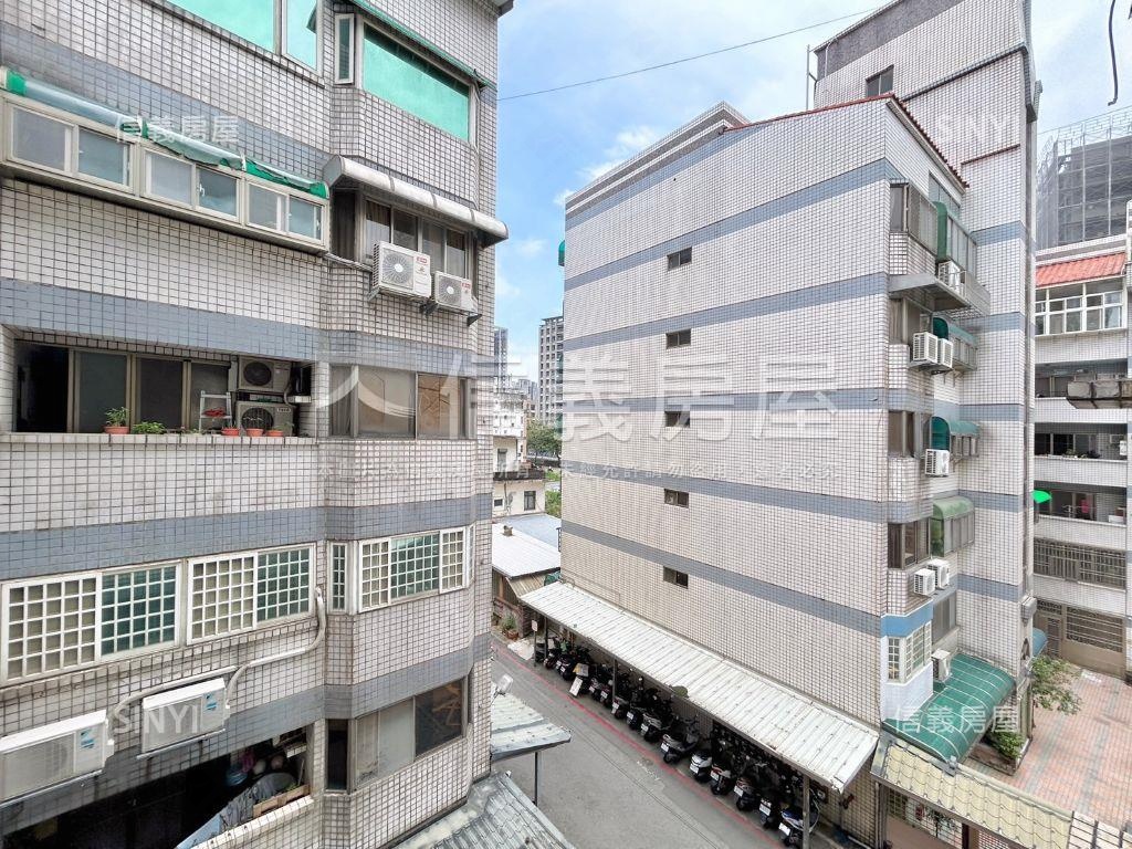 高鐵三房新裝潢即刻賞屋房屋室內格局與周邊環境