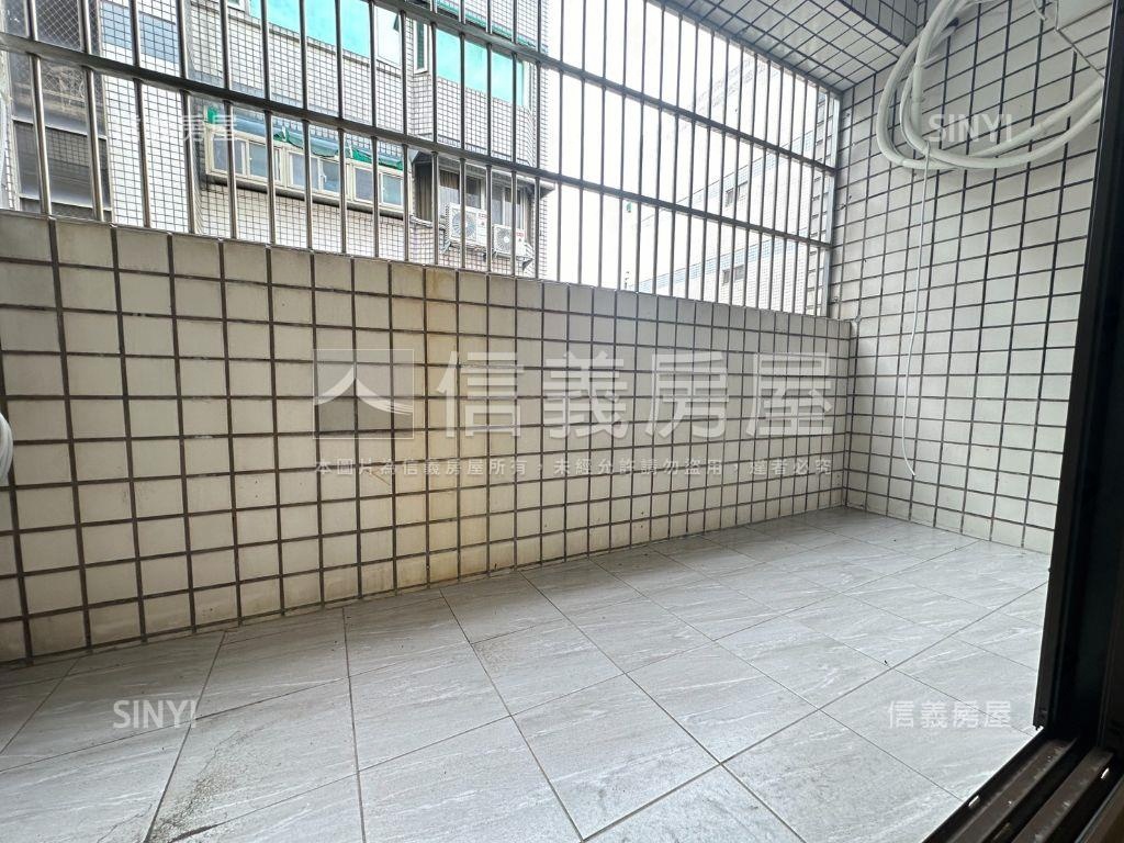 高鐵三房新裝潢即刻賞屋房屋室內格局與周邊環境
