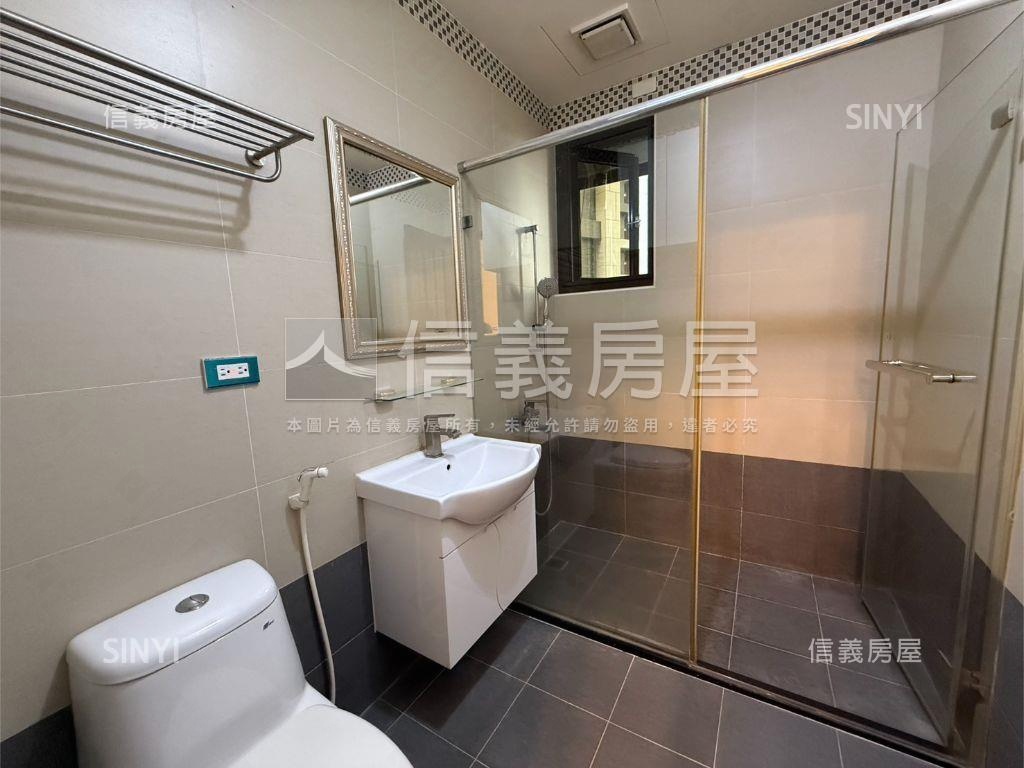 青埔新世紀特區四房雙車位房屋室內格局與周邊環境