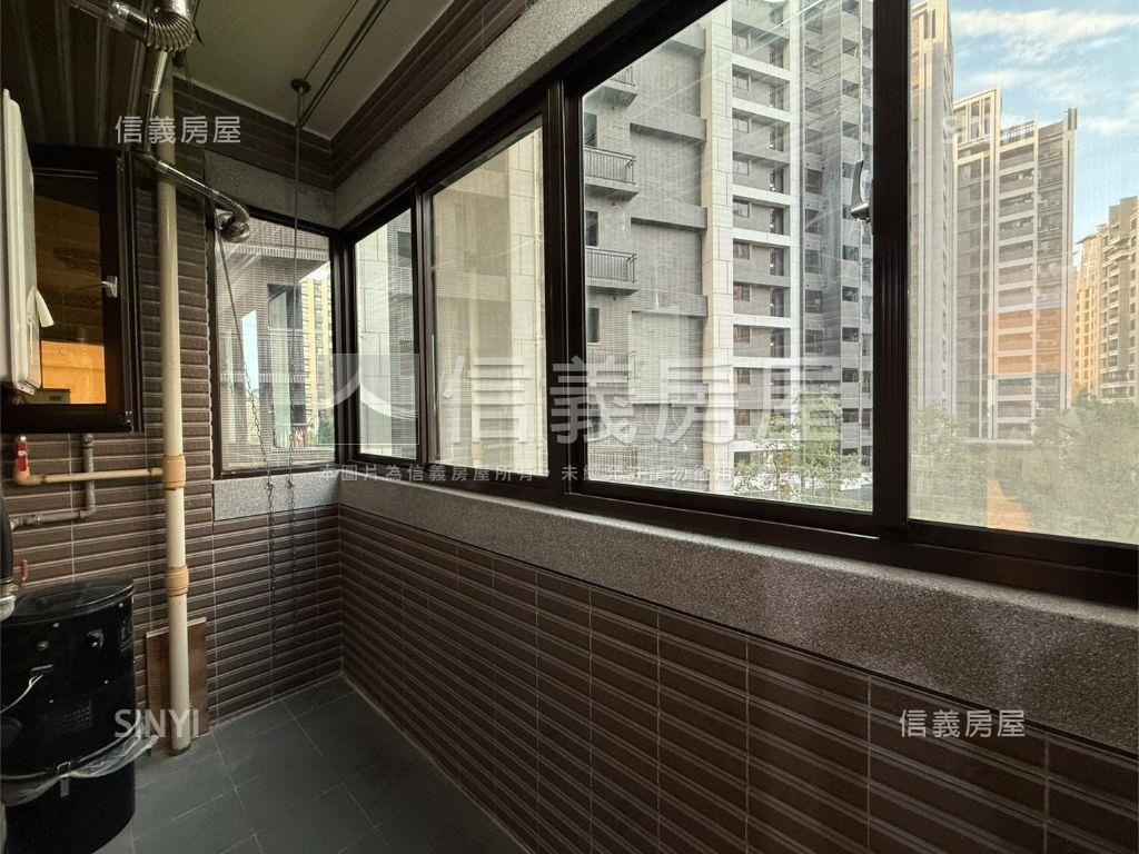 青埔新世紀特區四房雙車位房屋室內格局與周邊環境