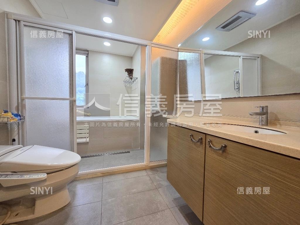 蔚藍香草３房。休息一下吧房屋室內格局與周邊環境