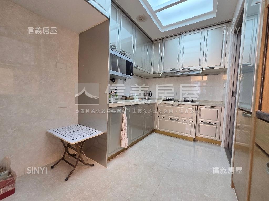 蔚藍香草３房。休息一下吧房屋室內格局與周邊環境