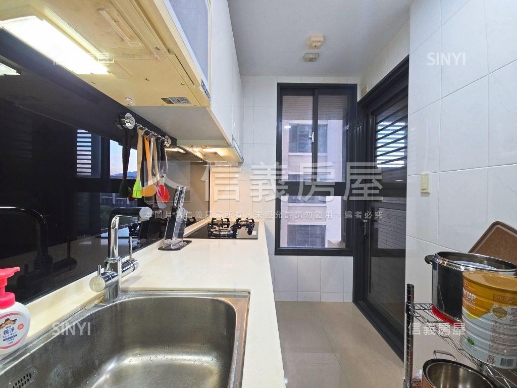 大城建設精美裝潢戶房屋室內格局與周邊環境