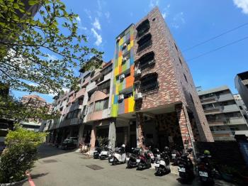 至善路彩虹屋多間套房滿租