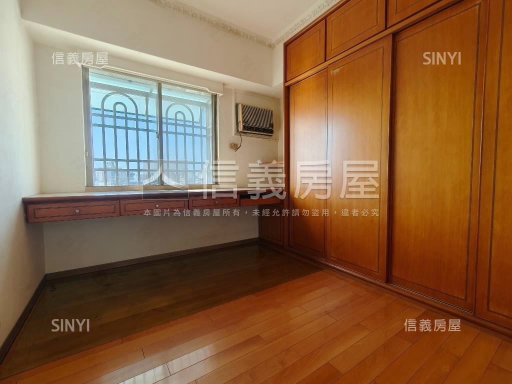 建工商圈四房平車房屋室內格局與周邊環境