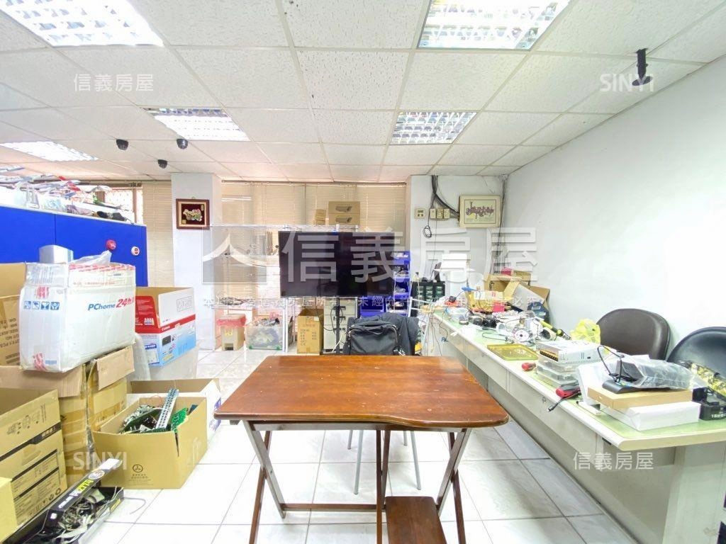 近捷運麟光大面寬一樓美屋房屋室內格局與周邊環境