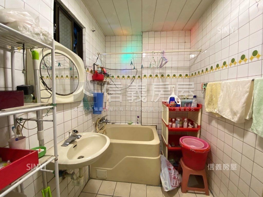 近捷運麟光大面寬一樓美屋房屋室內格局與周邊環境