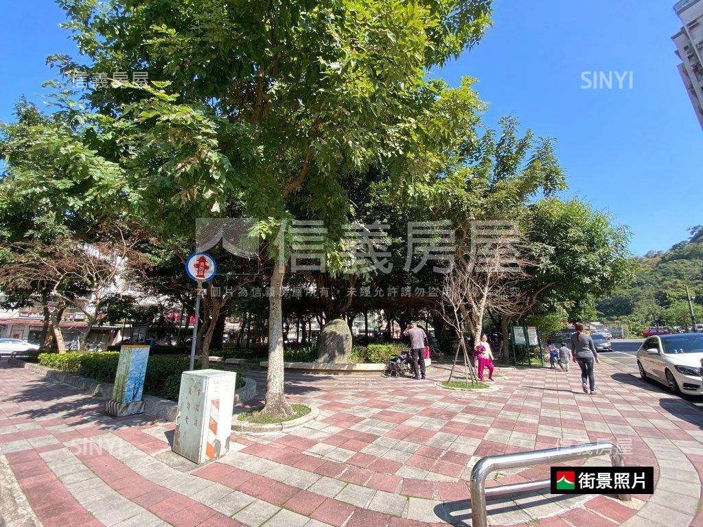 近捷運麟光大面寬一樓美屋房屋室內格局與周邊環境