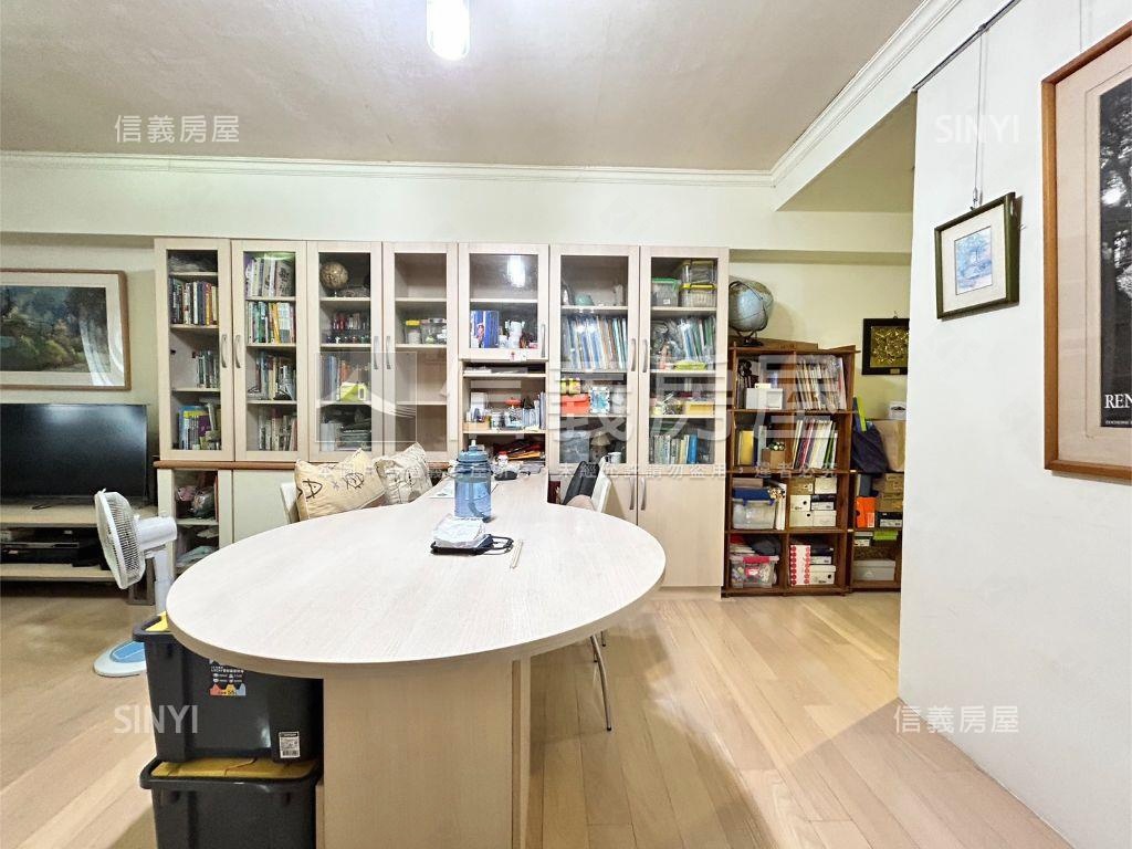 可預約看屋－電梯管理２房房屋室內格局與周邊環境