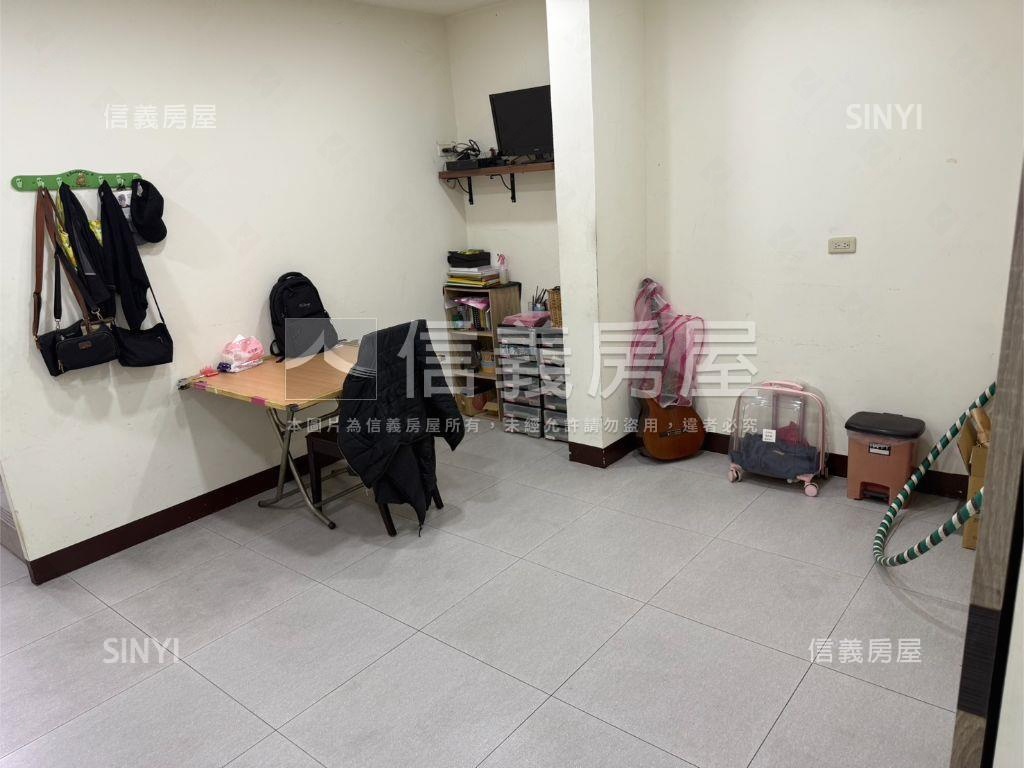 近未來體育園區賺錢透店房屋室內格局與周邊環境