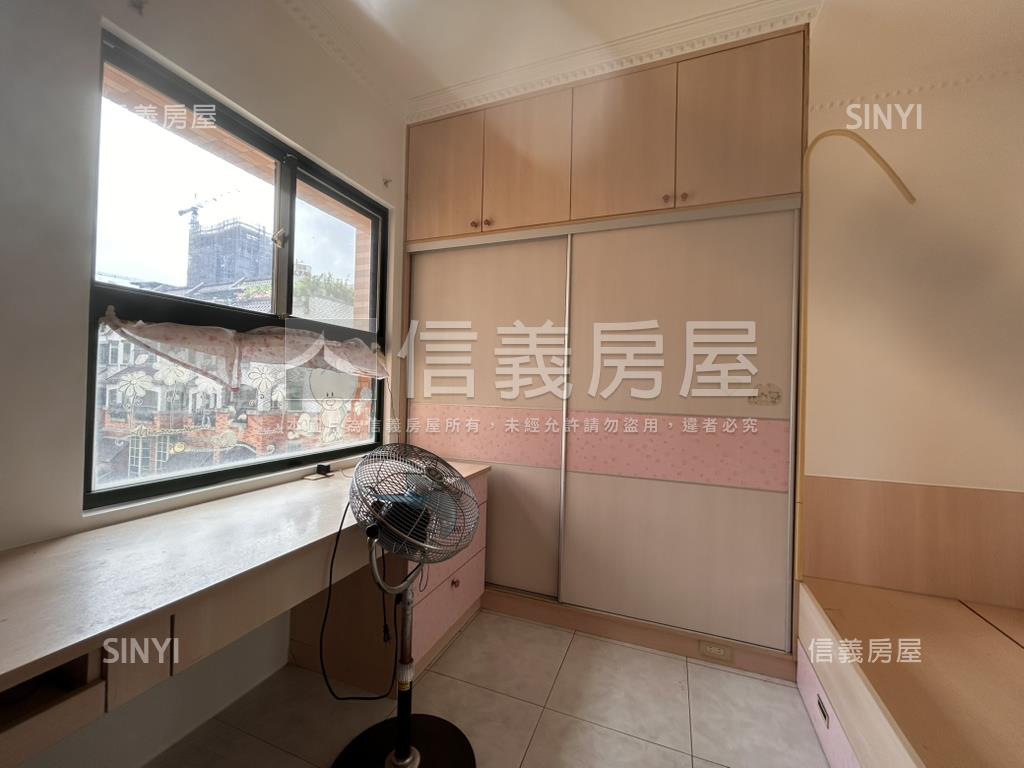 植物園綠景三房平車房屋室內格局與周邊環境