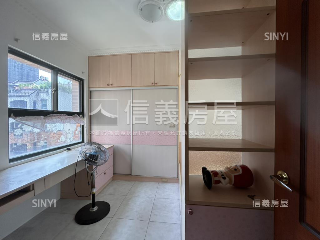 植物園綠景三房平車房屋室內格局與周邊環境
