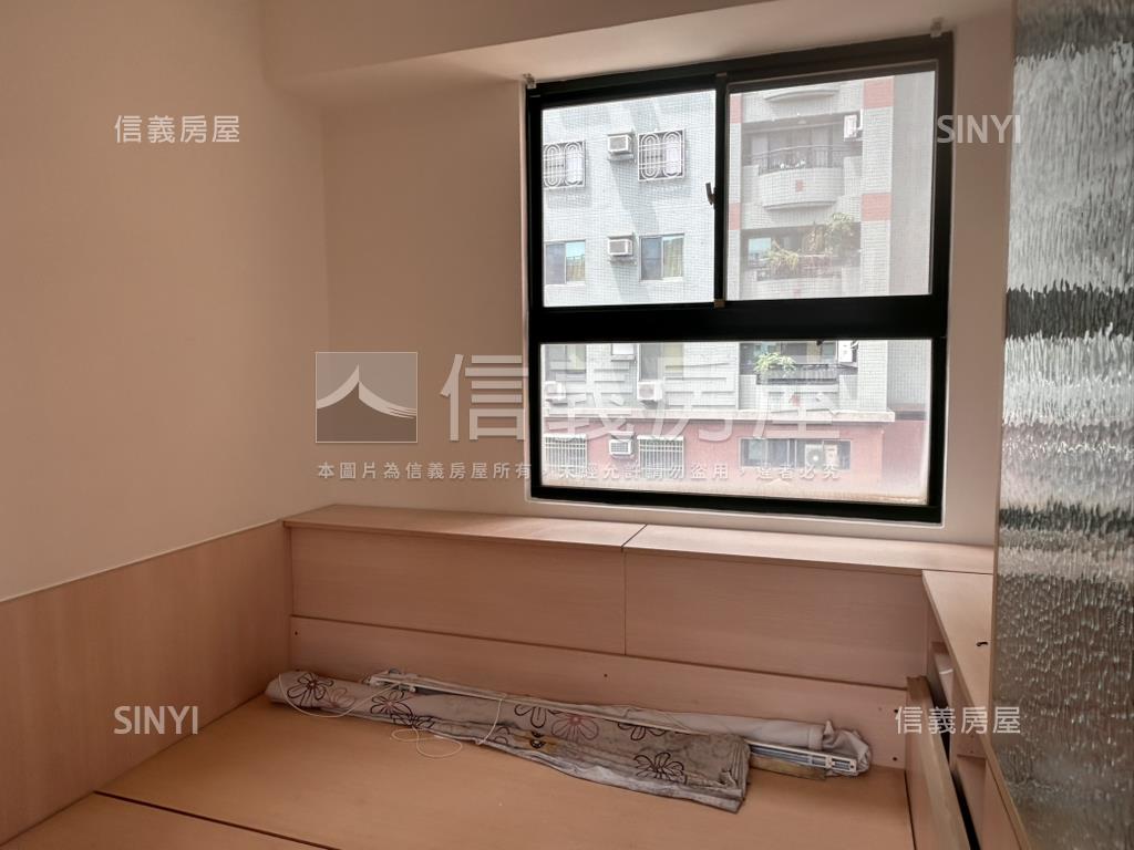 植物園綠景三房平車房屋室內格局與周邊環境