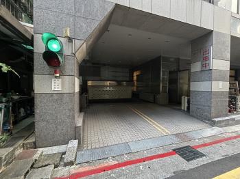 小阿曼機械車位