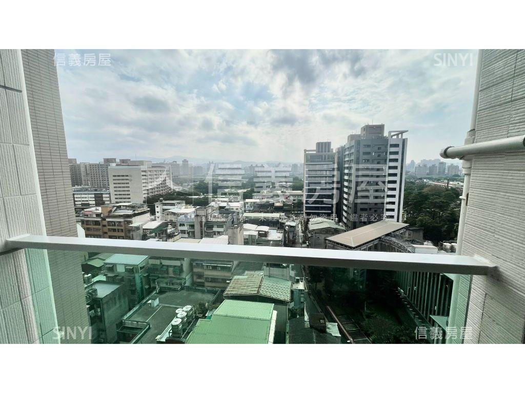 寶舖ＣＡＲＥ高樓１１Ｅ房屋室內格局與周邊環境