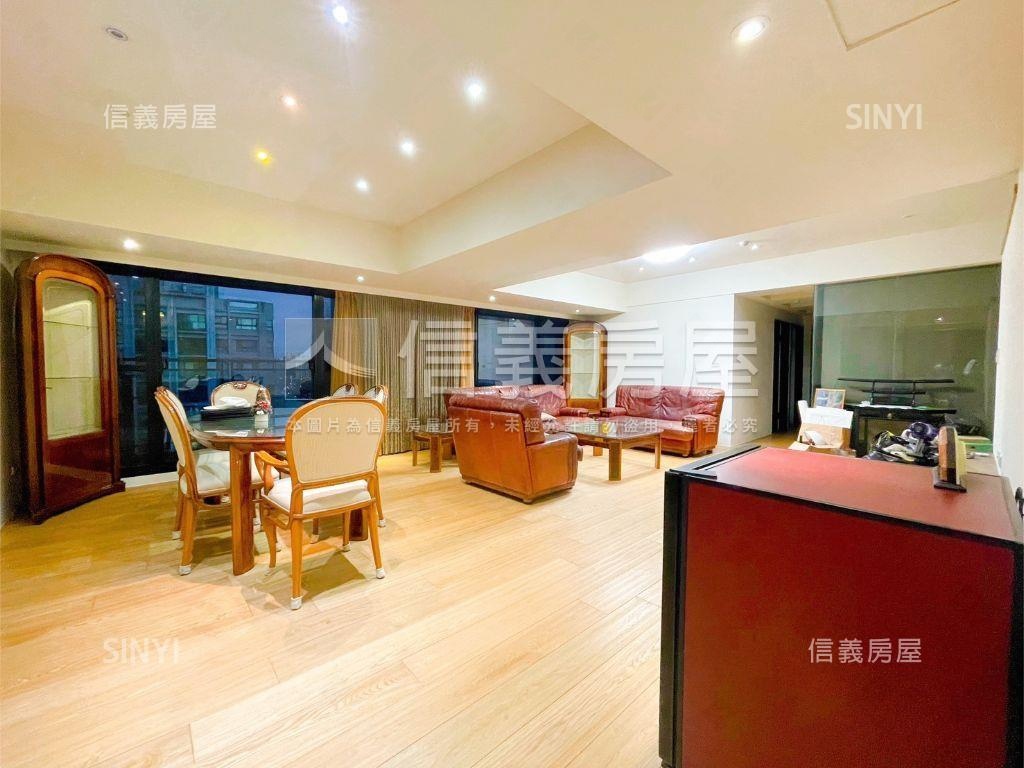 世紀都心★稀有高樓１房屋室內格局與周邊環境