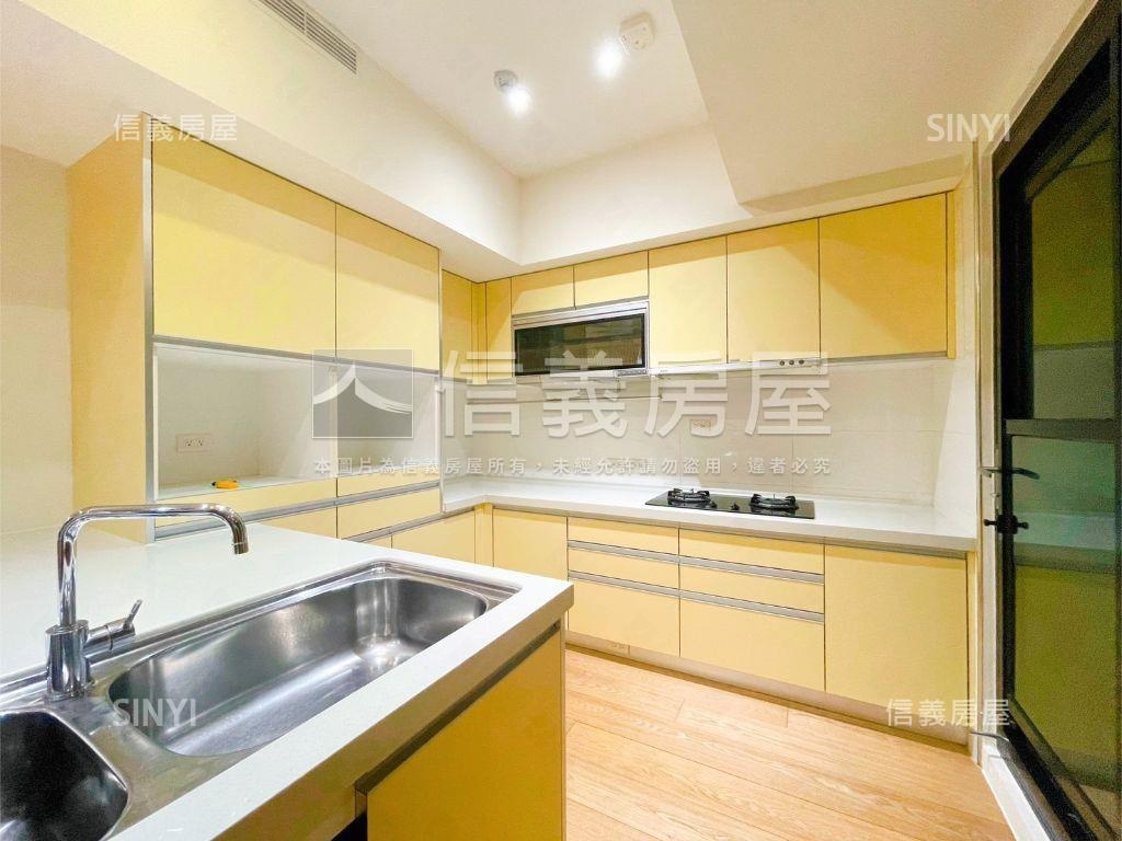 世紀都心★稀有高樓１房屋室內格局與周邊環境