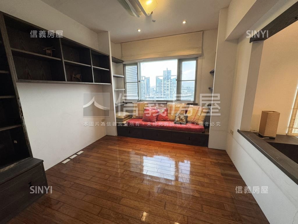 新雪梨高樓景觀附平面車位房屋室內格局與周邊環境