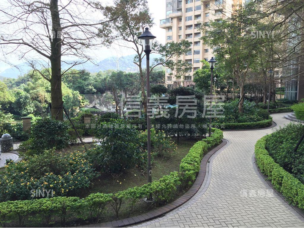 駿馬迎春◆景觀電梯４房房屋室內格局與周邊環境