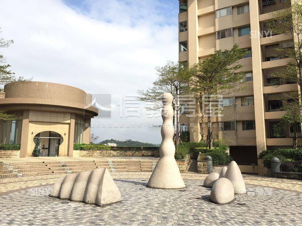 駿馬迎春◆景觀電梯４房房屋室內格局與周邊環境